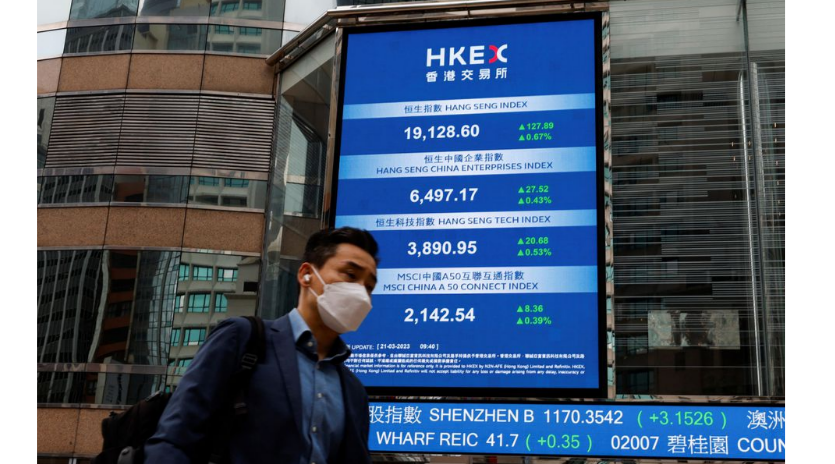 Asia Stocks Slide; Kiwi Dollar Tumbles as RBNZ Signals Hikes Over