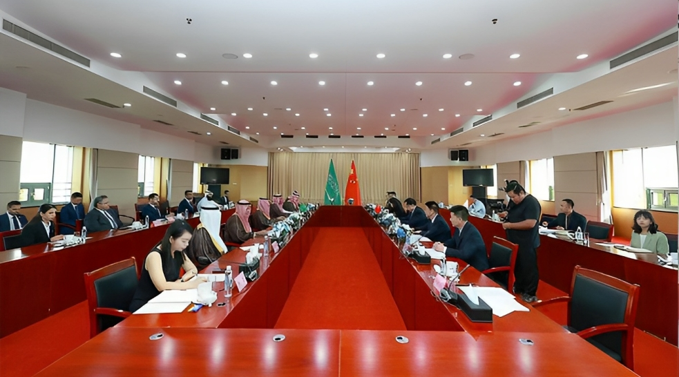 Saudi Industry Minister Visits China To Cement Trade Ties	