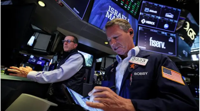 Stocks Drift Lower, US Yields Rise but Growth Outlook Dims