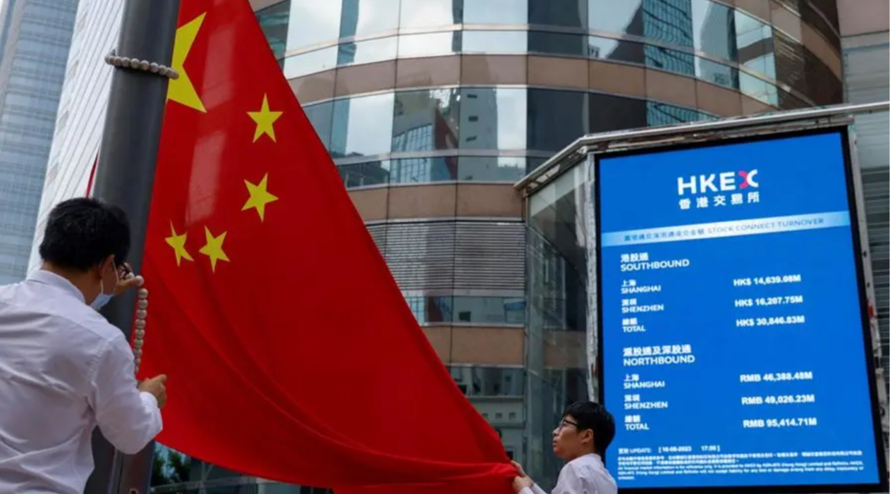 Monday Outlook: Asian Stocks Mixed, Dollar on the Back Foot