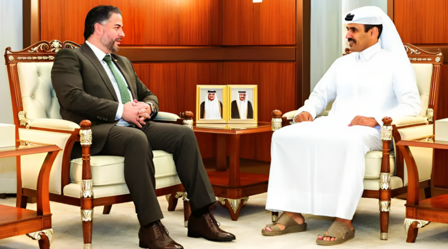 Al-Kaabi Meets Lebanese Caretaker Minister of Economy and Trade	