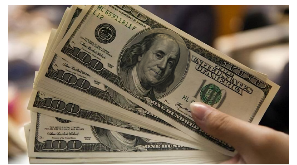 استقرار الدولار وتراجع الين بعد تصريحات محافظ بنك اليابان
