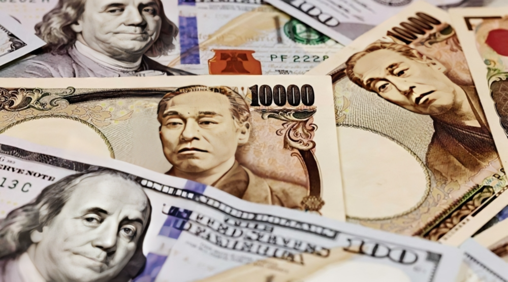  الدولار يتراجع والين يقفز لأعلى مستوى في أكثر من شهرين

