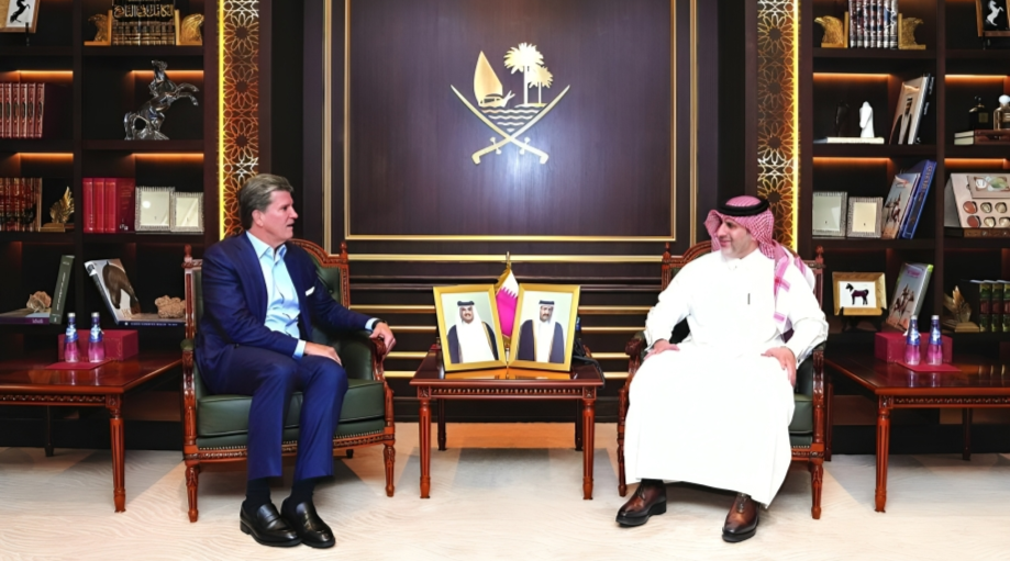QCB Governor Meets General Atlantic Chairman
