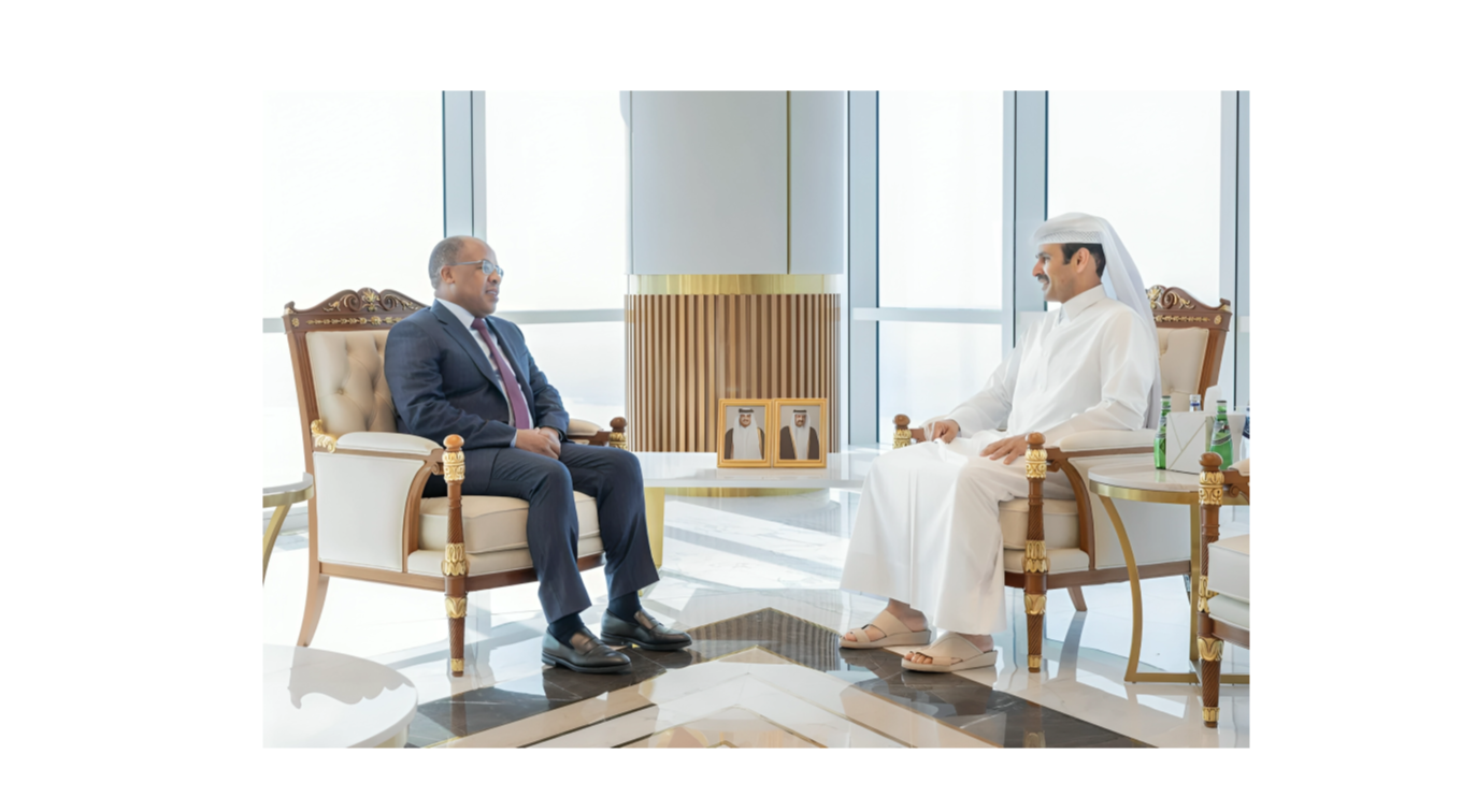 وزير الدولة لشؤون الطاقة يلتقي وزير النفط والغاز الليبي
