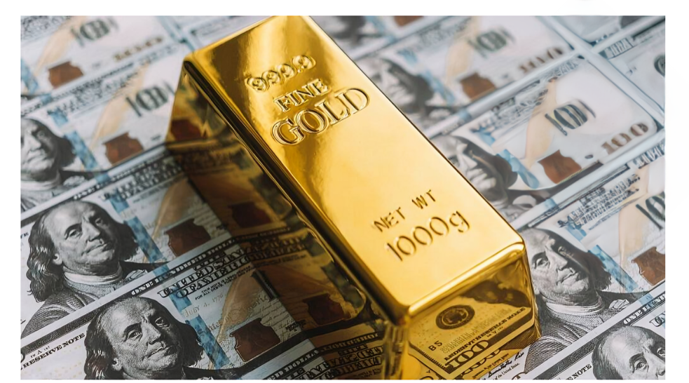 الذهب ينخفض طفيفاً متأثراً بارتفاع الدولار الأمريكي

