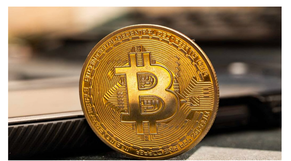 تراجع بيتكوين وسط مخاوف إطالة أمد الصراع في الشرق الأوسط