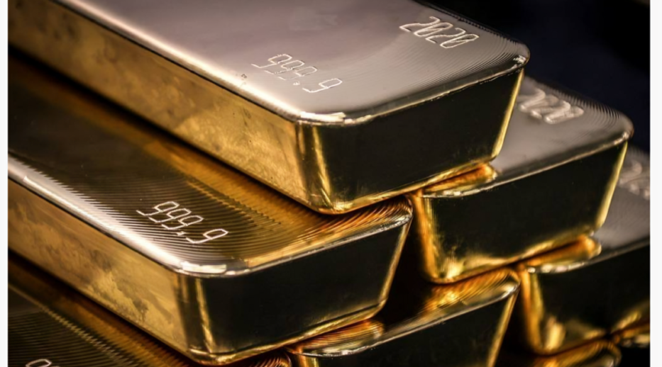 Gold Prices Fall As Hopes for Interest Rate Cuts Fade