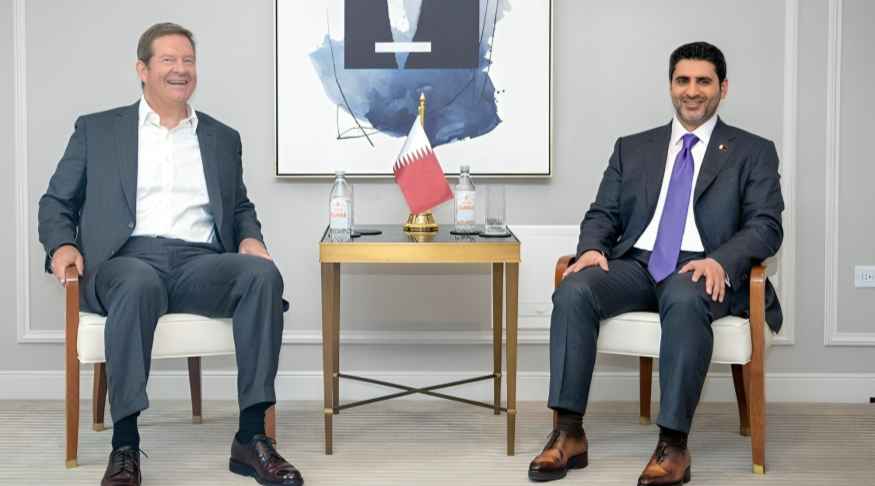 QCB Governor Meets HPS CEO