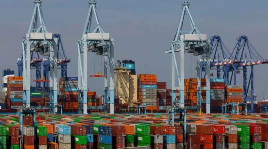 US Trade Deficit Jumps to $77 Bn Amid AI Spending Boost