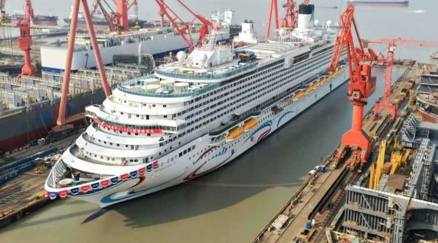 Shanghai Nears Singapore in Shipping Rankings