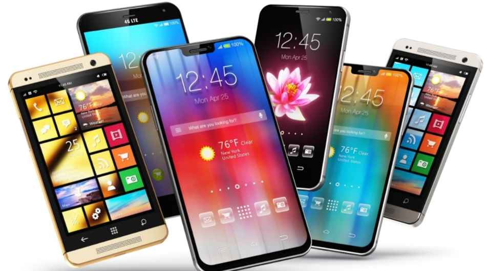 Smartphone Shipments Fall to 13-Year Low