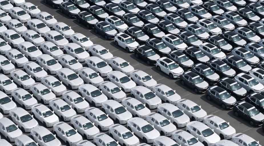 China Exports Outperform Forecasts As Chips and EVs Drive Growth