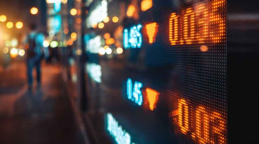 Closing Bell: Saudi Main Index Closes in Red at 10,715