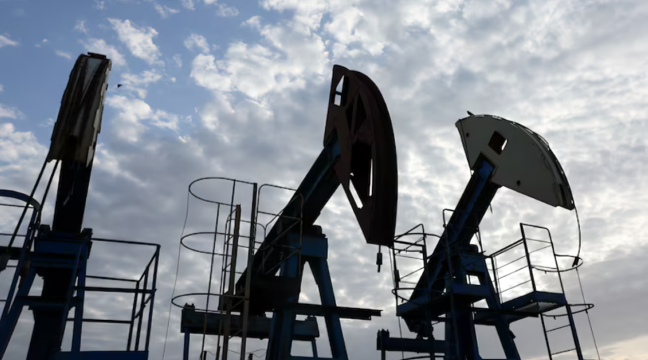 Oil Prices Make Small Gain on Smaller US Inventory Draw