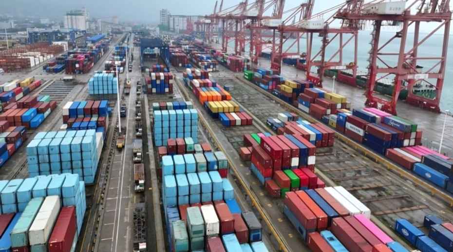 China’s Economy Grows 4.3 Percent As Domestic Demand Remains Weak
