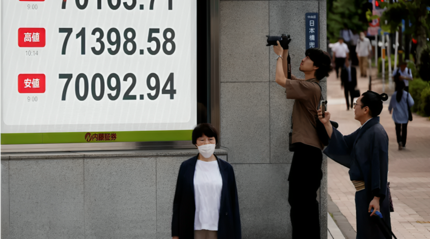 Asian Stocks Rise As Mideast Mediation Takes Oil Lower
