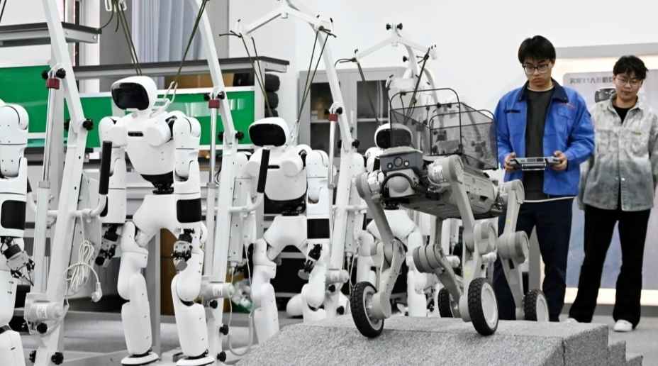 China’s AI Boom Sends Jobseekers Back to the Classroom