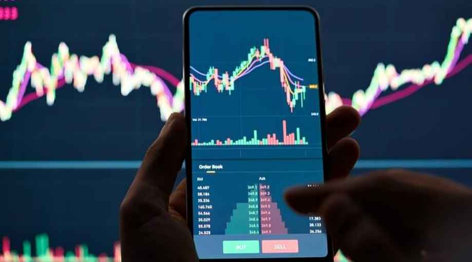 Closing Bell: Saudi Main Index Slips To Close at 10,766