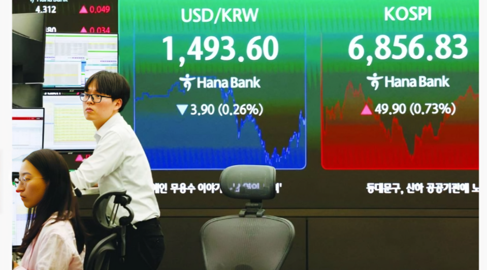 Korean Stocks Plunge As Tech Rout Deepens