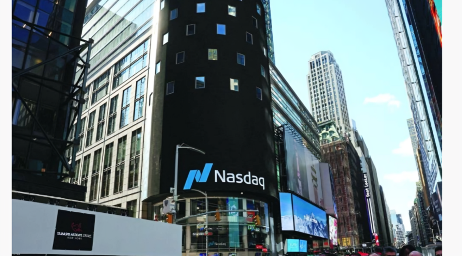 Nasdaq Leads Wall Street Gains As Amazon Rally Offsets Apple Decline