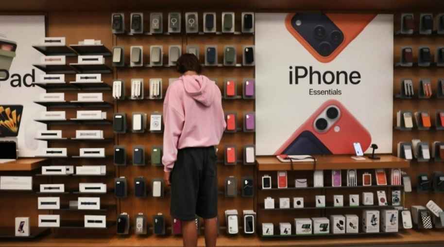Apple Beats Estimates, but Outlook Disappoints Investors