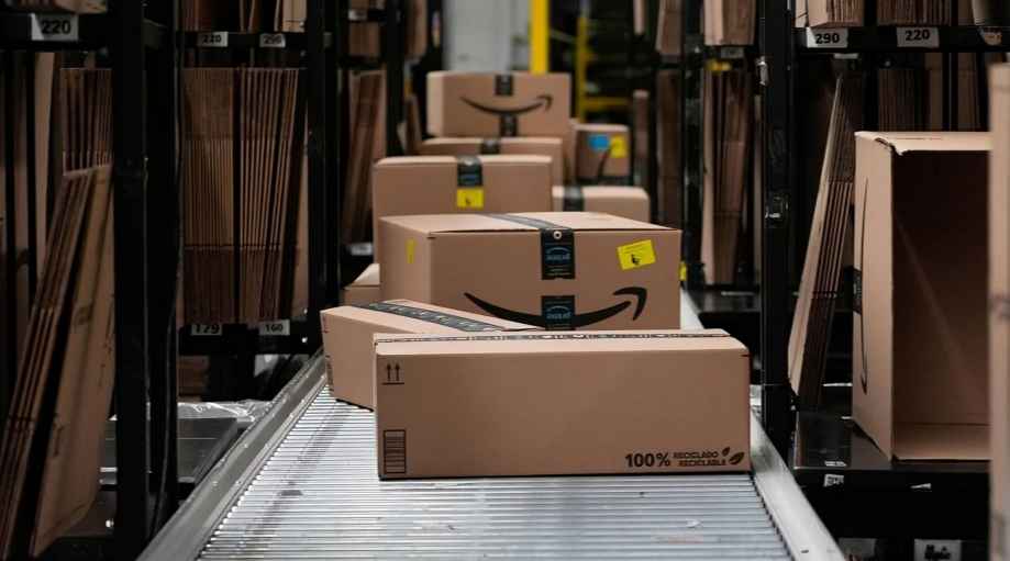Amazon Beats Sales Estimates, Raises AI Spending Despite Cautious Outlook