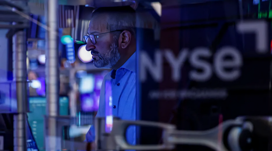 S&P 500, Nasdaq Futures Tick Higher With Hormuz Outlook in Focus