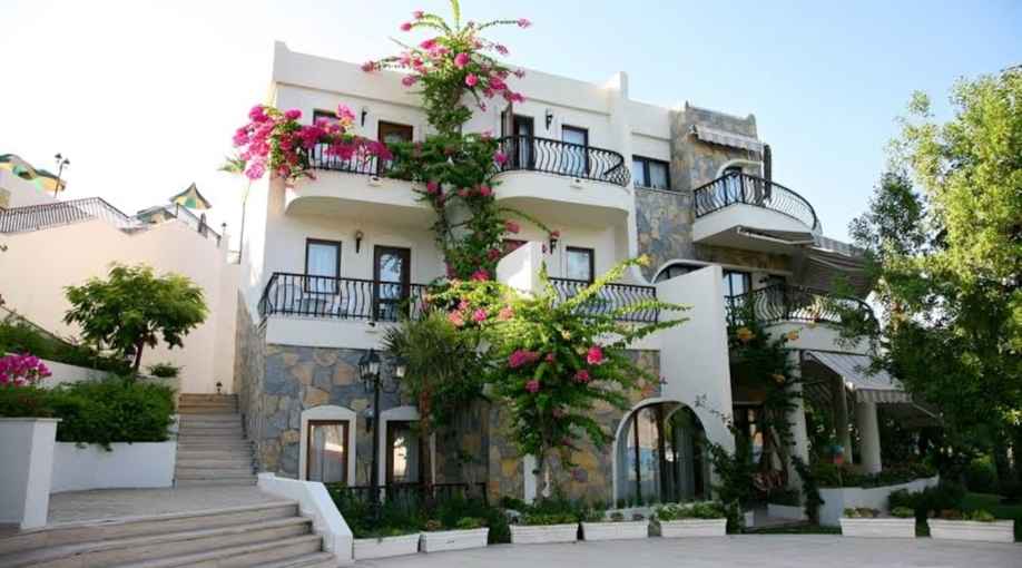 Turkiye’s Home Prices Fall in Real Terms for 8th Straight Month