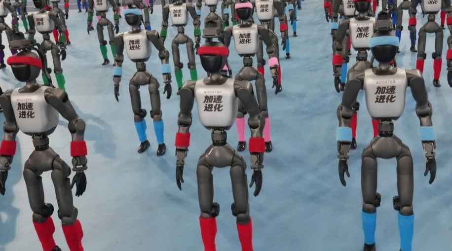 Chinese Humanoid Robots Smash Human Records in 100m Sprint and High Jump