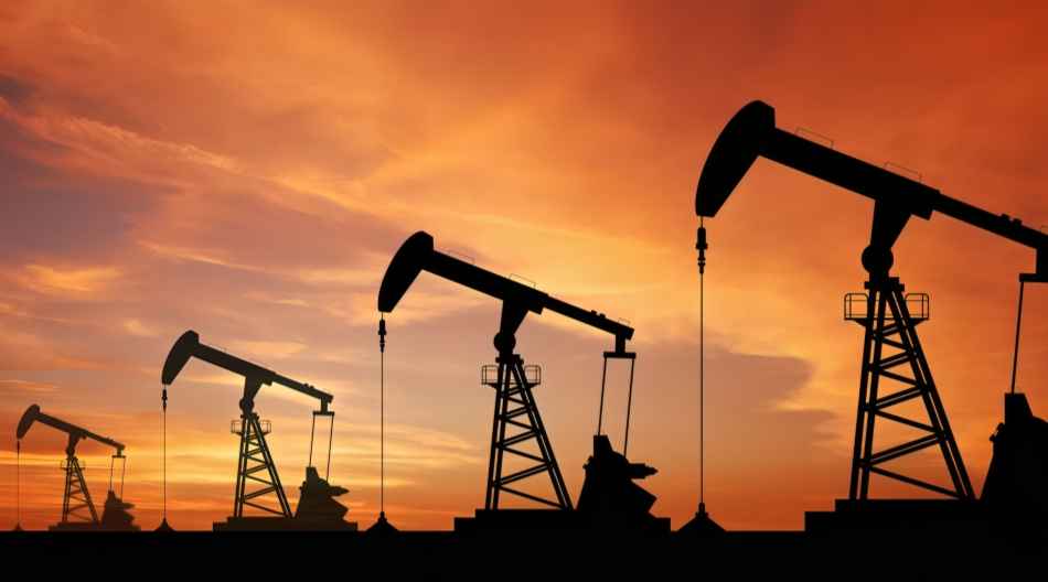 Oil Rises As Trump Threatens Sanctions on Iran Partners
