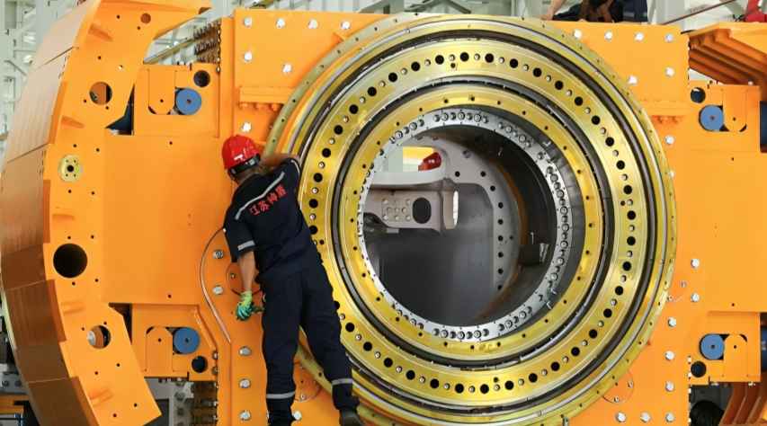 China Factory Activity Picks Up As Exports Stay Robust