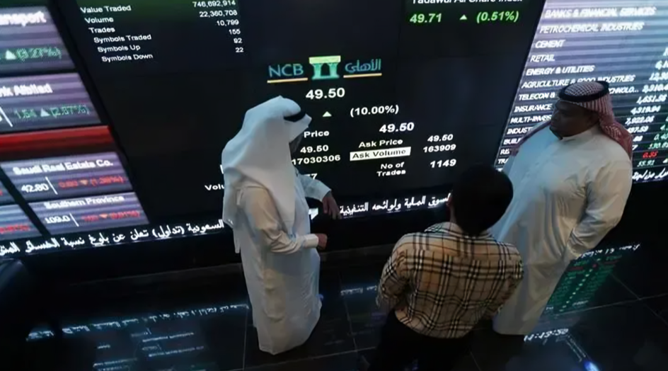Mideast Stocks: Gulf Shares Slide After US and Iran Exchange Strikes