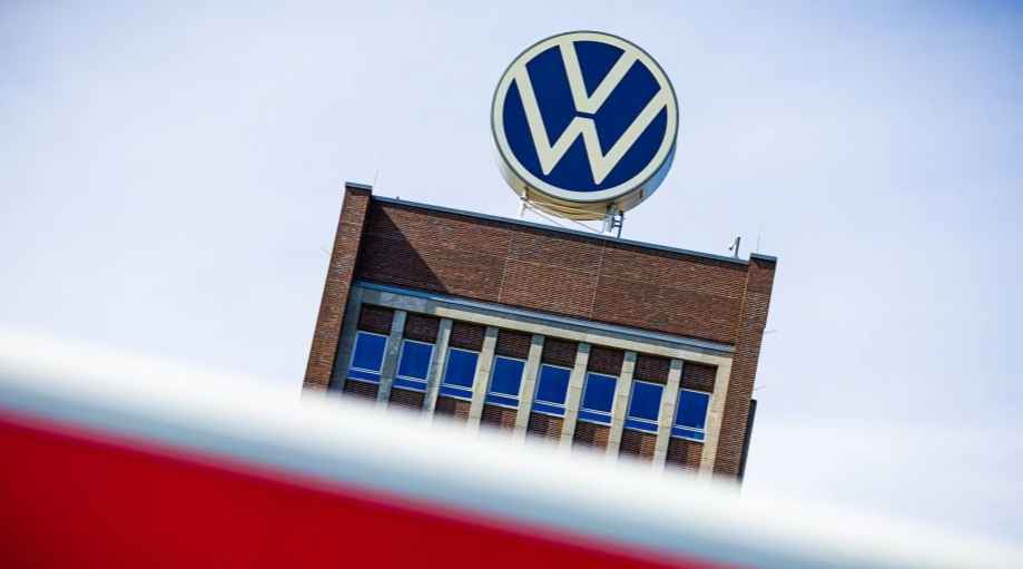 Merz Warns of More Industrial Job Losses Amid Volkswagen Crisis