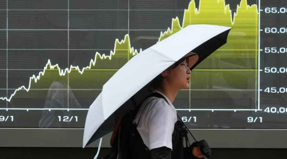 Global Shares Mixed As Chipmaker Stocks Rally in Tokyo and Seoul