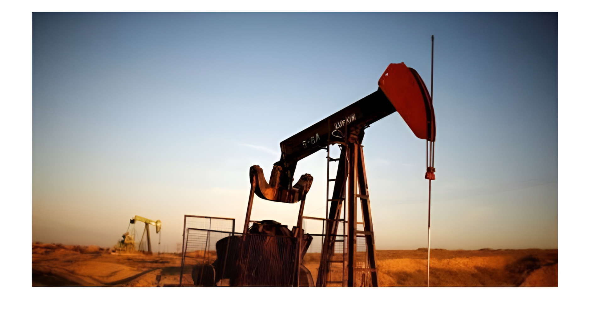 النفط يتراجع إثر انحسار المخاوف من تعطل الإمدادات

