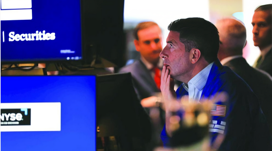 Global Equity Fund Outflows Hit Nine-Month High on Inflation Fears
