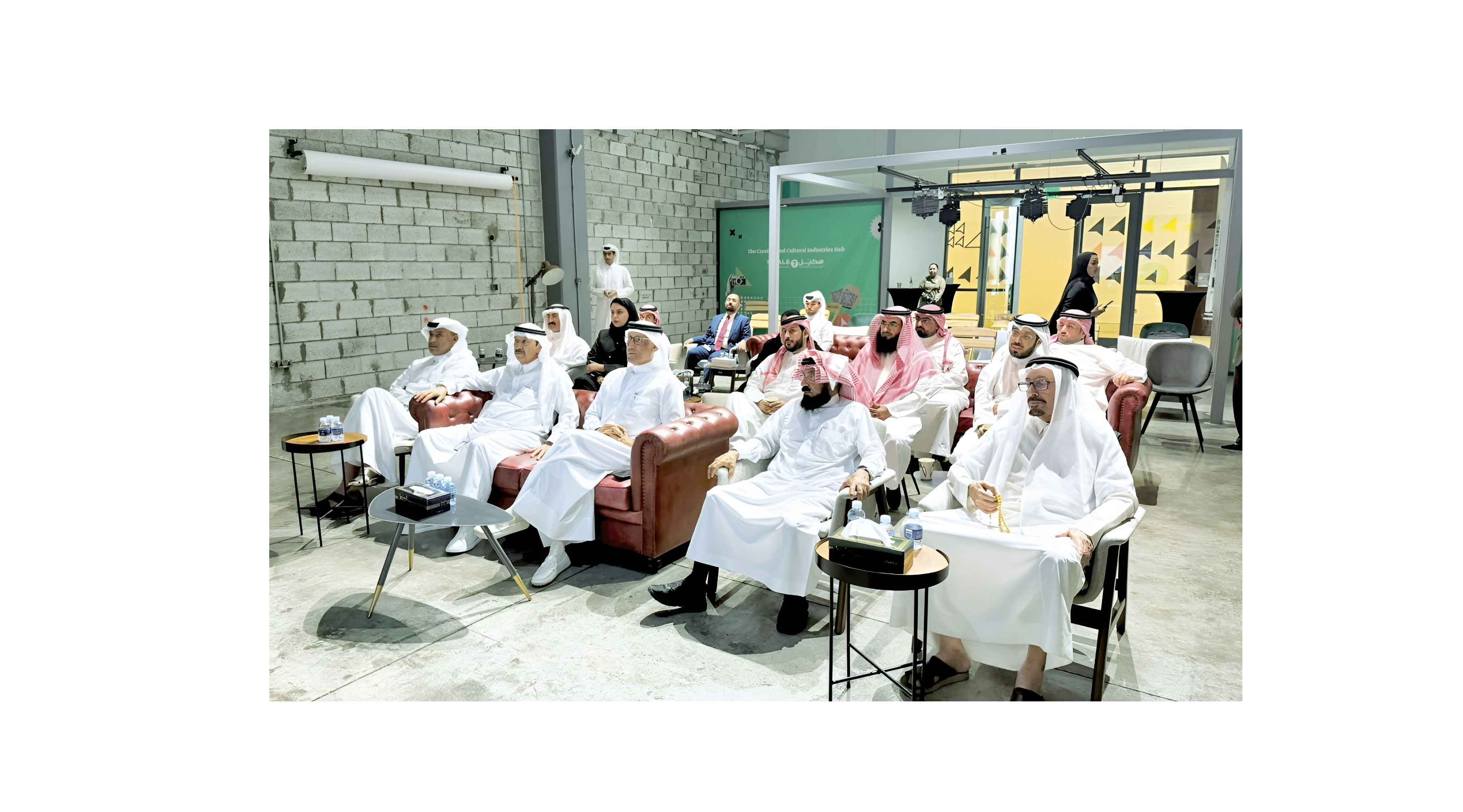 التعرف على أبرز الفرص الاستثمارية والمحفزات..
وفد سعودي يزور بنك التنمية والمناطق الحرة