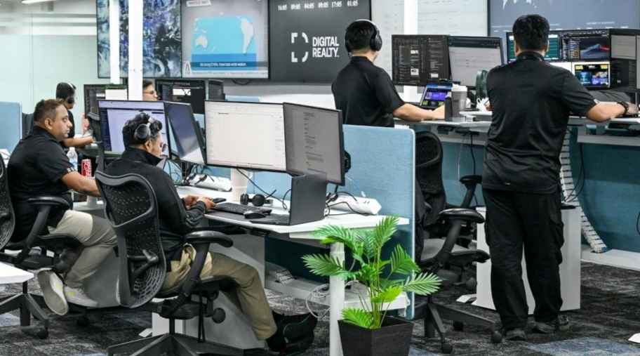 Data Center Command Hub Keeps AI Up and Running