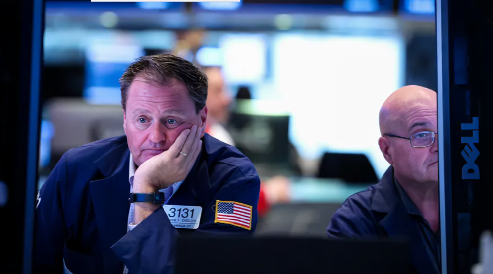 Stocks Wobble As Bonds Slump to Monthly Loss