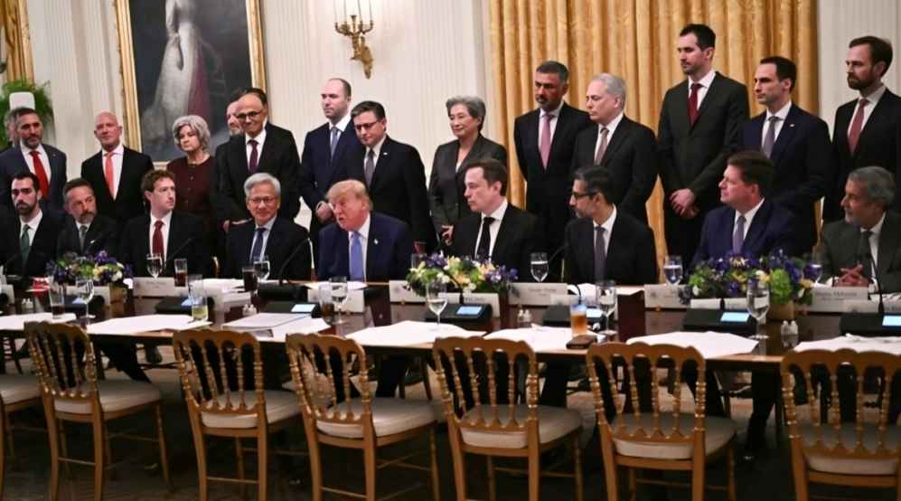 Trump, AI CEOs Sign Voluntary Safety Pact, Support Data Center Expansion