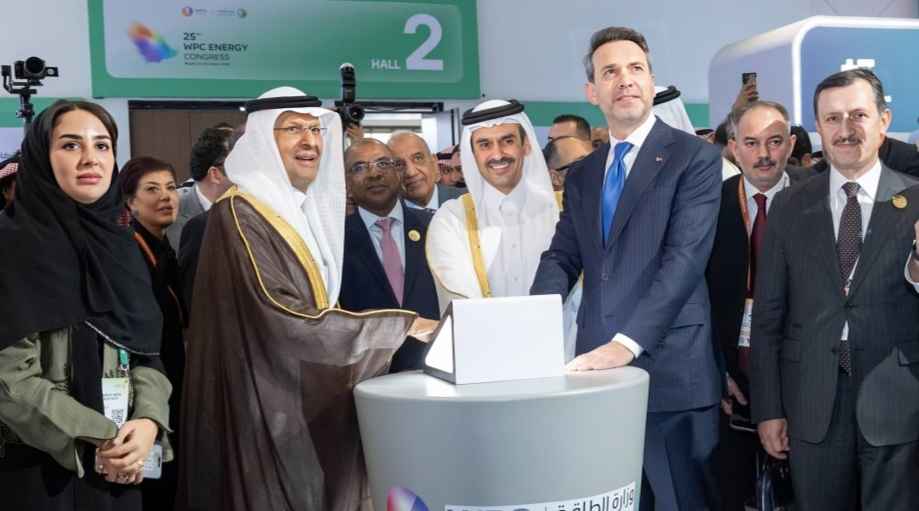 Minister Al Kaabi Tours QatarEnergy Pavilion in Riyadh