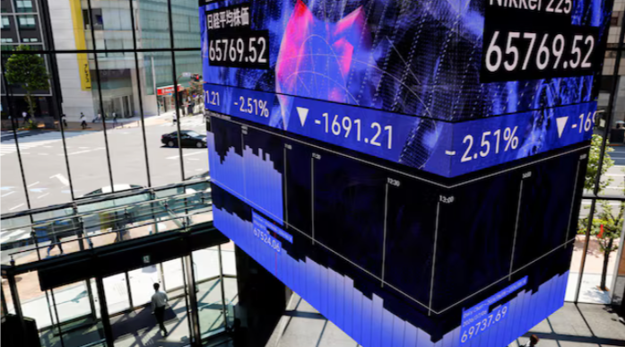 Shares Slide Again As Oil Stays High; AI Earnings in Focus
