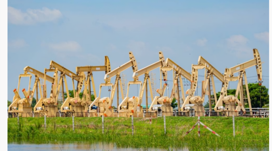 Oil Prices Jump on Houthi Attacks, Settle at Highest Levels Since April