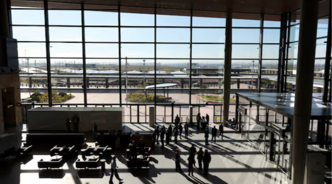 Sydney’s New International Airport Opens to Passengers