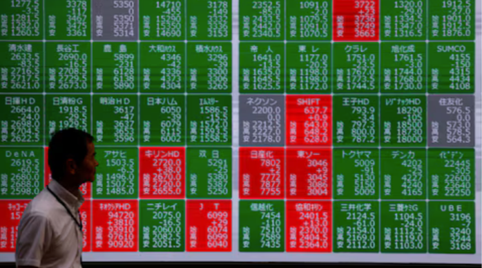 Stocks Trade Warily in Asia, Brent off Six-Month Top