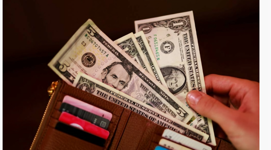 AI Worries Expose Dollar’s Hot-Money Problem